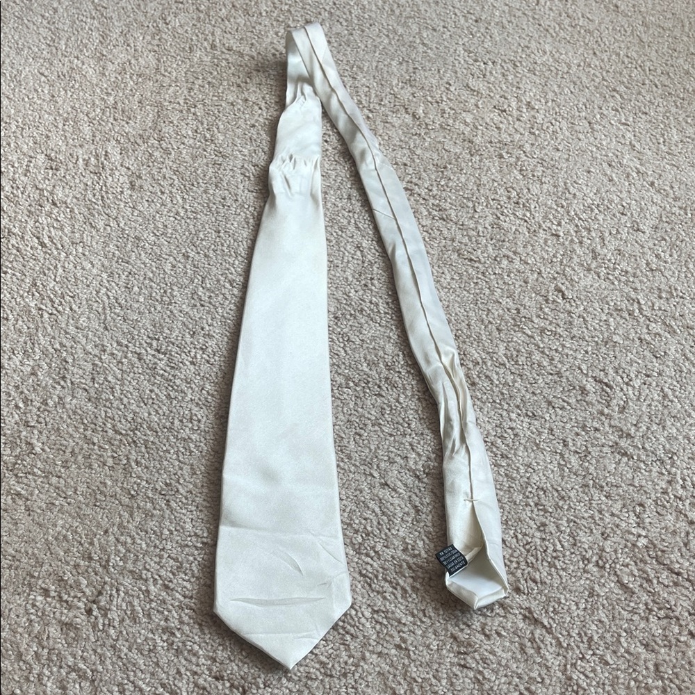 Jones New York Classic Ivory Tie